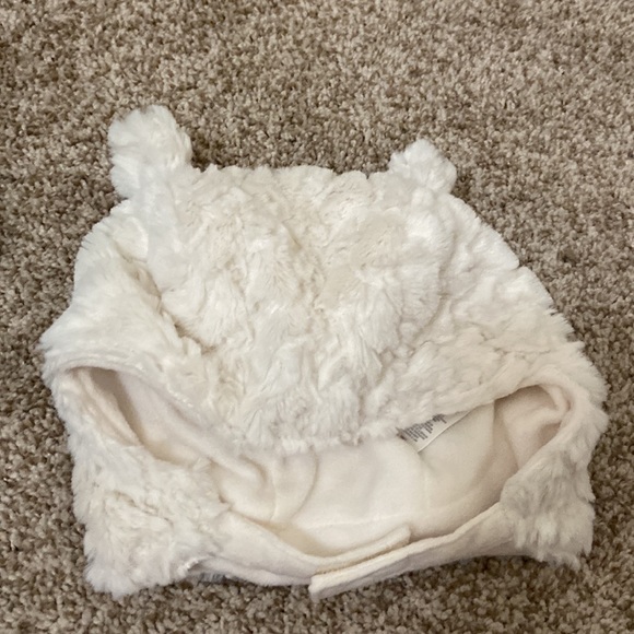 The Children’s Place Off-White Faux Fur Coat and Hat - Picture 3 of 9